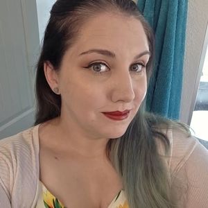 Meet your Posher, Faye